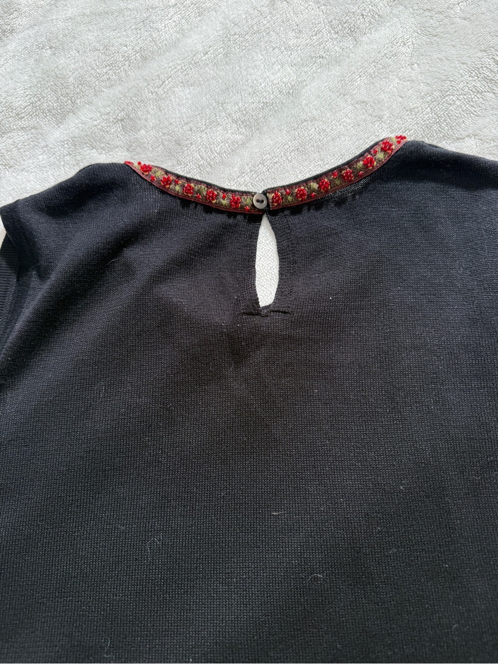 Silk Club Vintage Beaded Trim Knit Shell Top Black Petite Medium - Picture 5 of 7